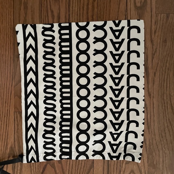 MARC JACOBS Pair of Dust Bags Graphic Logo Black and White New - Picture 3 of 3
